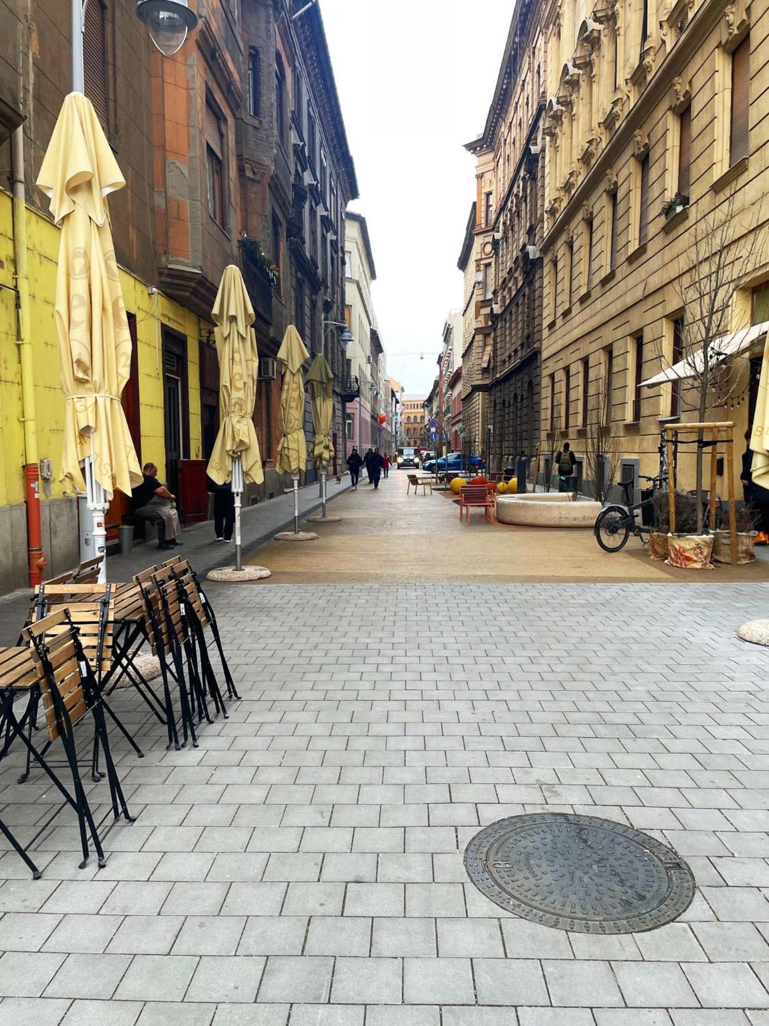 Elegant And Modern In The City Centre Budapest Exterior photo
